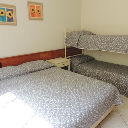 Апартаменты Residencial Kelly Cristina Бомбиньяс Экстерьер фото