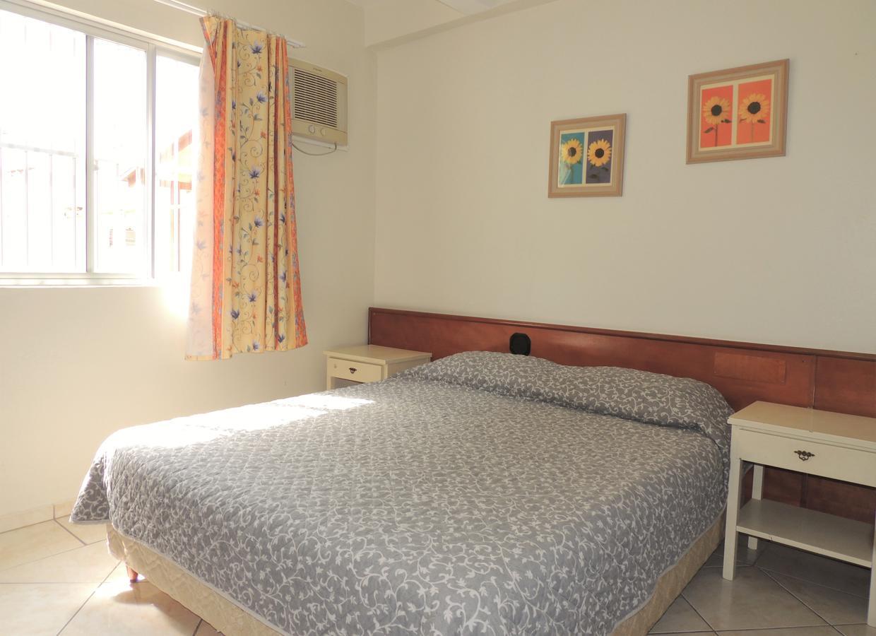 Апартаменты Residencial Kelly Cristina Бомбиньяс Экстерьер фото